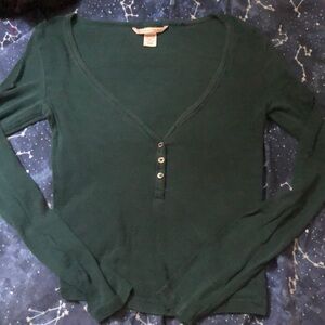Long sleeve forest green Victoria’s Secret cropped shirt